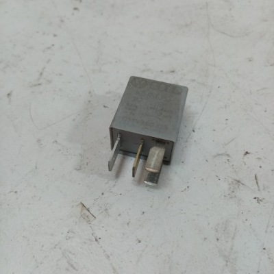 Реле volkswagen caddy 3 1k0951253 фото №1