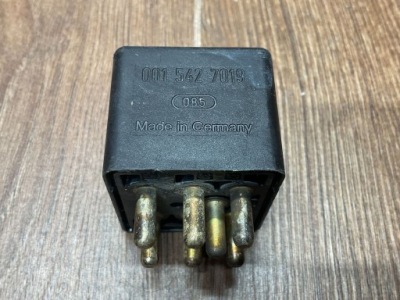 Реле abs mercedes w124 w126 w140 r129 0015427019 фото №1