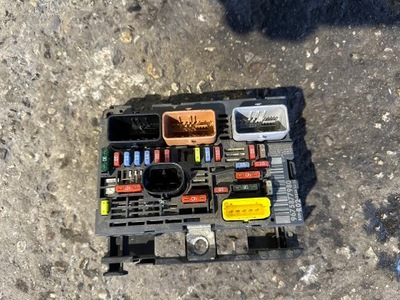 Модуль bsm r02 коробка запобіжників citroen c5 iii peugeot 9675877980 фото №1