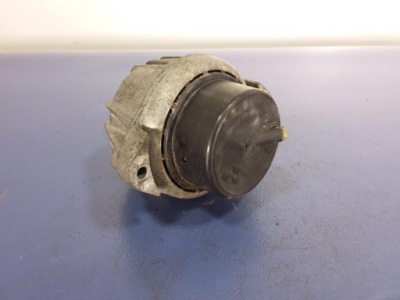 Bmw 3 e46 320d подушка кронштейн двигуна 13981112 фото №1