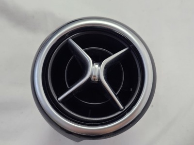 Решітка обдув повітропровід w246 mercedes a2468303900 ліва фото №1