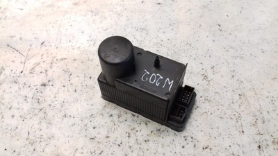 Помпа центрального замка 0132006344 mercedes c klasa w202 фото №1