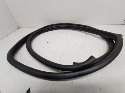 Kia ceed i hb lift прокладка двері задня l/p 11r фото №1