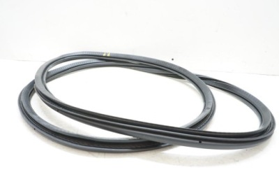 Прокладка двері права перед volvo xc60 ii t5 b4 фото №1