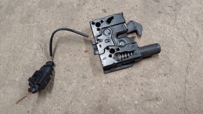 Seat arona замок капот 6f0823509 фото №1