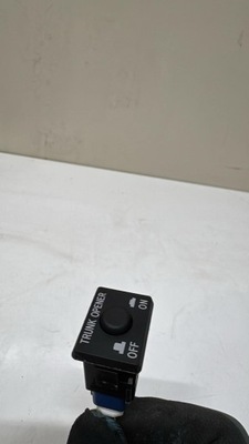 Кнопка trunk открывалка mazda rx-8 15a257 открывания крышки фото №1