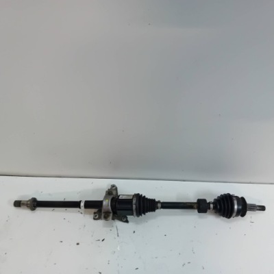 Mazda 3 III PÓŁOŚ PRAWA DŁUGA Z PODPORĄ 2.0 SKYACTIV BEN. MANUAL