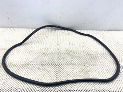 Прокладка дверь перед правая skoda superb iii liftback 3v0867366b фото №1