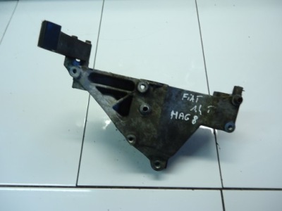 Fiat bravo ii alfa romeo mito 1.4 multiair кронштейн генератора 46820385 фото №1