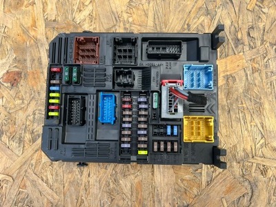 Jumpy iii коробка предохранителей 9816238480 фото №1