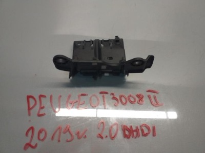 Кронштейн коробка запобіжників peugeot 3008 ii фото №1