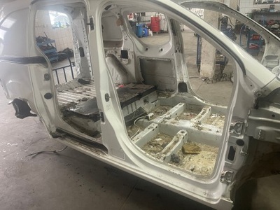 Peugeot partner 2011 порог правый фото №1