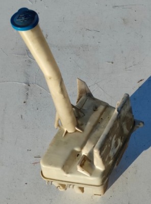 Бак омивача avensis t25 sedan ксенон 2003 - 2008 фото №1