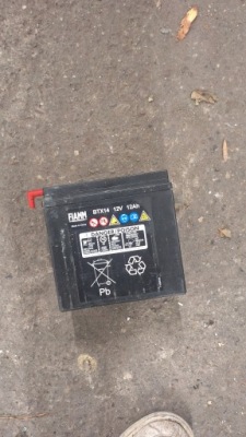 Mercedes w176 аккумулятор малый 0009829608 фото №1