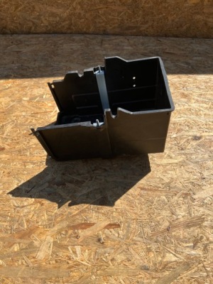 Корпус акумулятор ford оригінальний номер am51-10723-af фото №1