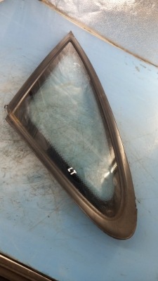 Скло кузовна ліва mazda 626 фото №1