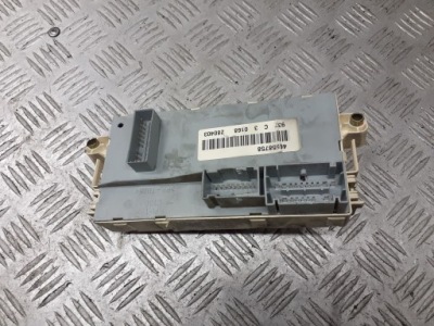 Коробка предохранителей alfa romeo 147 51711426 фото №1