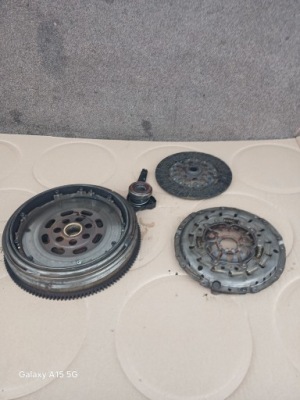 Сцепление колесо двухмассовый reanult espace iv 2.2 dci фото №1