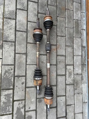 Hyundai i20 08 - привідний вал 1.4 b фото №1