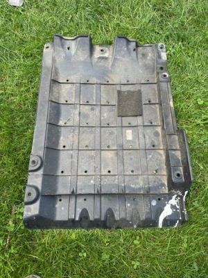 Kia sportage iv защита нижняя подвеска левая 84137-f1500 фото №1