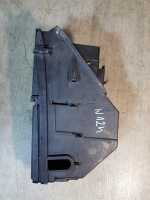 Коробка запобіжників mercedes w124 2.3 фото №1