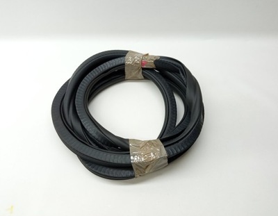 Прокладка двері права задня bmw seria 7 g11 фото №1