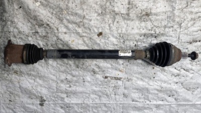 Skoda superb iii 2.0 привідний вал права 3q0407272at фото №1