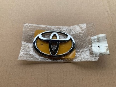 ZNACZEK EMBLEMAT NA KLAPE 90975-02071 YARIS RAV-4 ŁADNY ORYGINAŁ