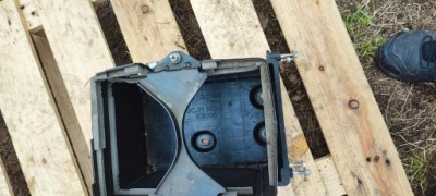 Mazda 3 bp iv 2019- основание корпус кронштейн аккумулятор фото №1