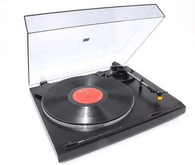 YAMAHA TT-400 ZNAKOMITY GRAMOFON STEREO AUTOMAT !