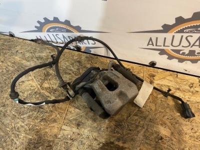 Супорт лівий задня задній chrysler 200 2015- фото №1