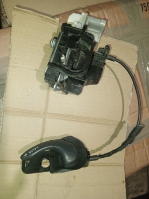 Замок двері центральний трос ручка albea palio лівий водій фото №1