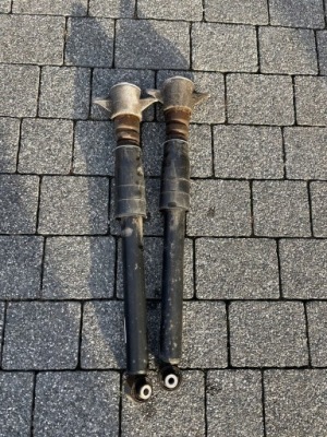 Амортизатори задня audi q5 80a фото №1