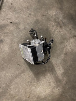 Vw touareg ii насос abs 7p0907379p фото №1