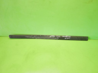 Молдинг дверная левая перед vw polo iv 9n hb 01-05 фото №1