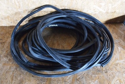 Прокладка двері правий задня subaru legacy outback фото №1