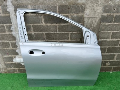 Mercedes b klasa w247 двері праве передні правий перед фото №1