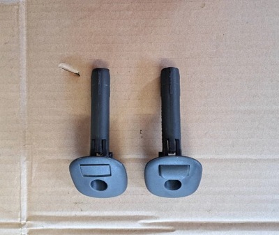 Fiat stilo направляющая подголовник lewego фото №1