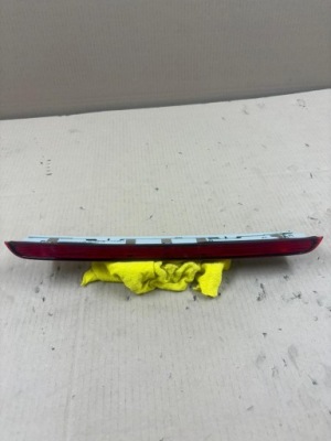 Audi a4 b8 третий свет стоп дополнительные задние крышка багажника фото №1