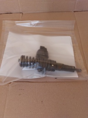 FUEL PUMP AND INJECTOR VW 1.9TDI BOSCH 0414720215AG  