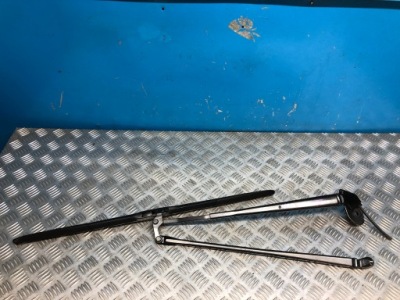 Toyota yaris iii lift рычаг рычаги дворник фото №1