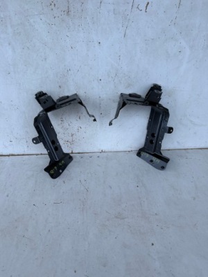 Audi q7 4m кронштейн крыла фото №1