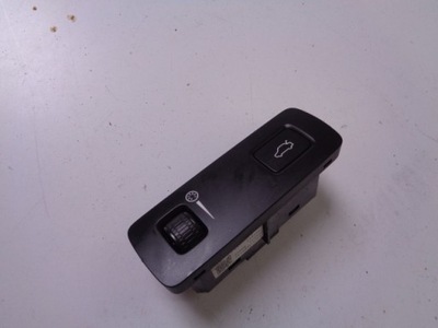 Панель кришки volvo xc40 2017- фото №1