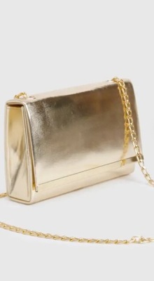 ZŁOTA METALICZNA TOREBKA PRZEZ RAMIĘ NA ŁAŃCUSZKU BOOHOO UNIWERSALNY