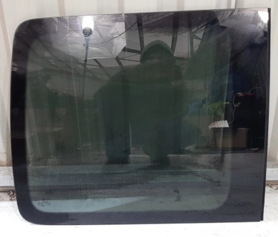 Vw caddy 2k5 iv стекло правый задняя 2k5845332c фото №1