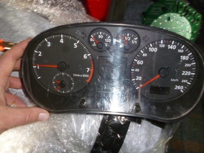 ПРИБОРНАЯ ПАНЕЛЬ 1,6 AUDI A3 8L0919860A