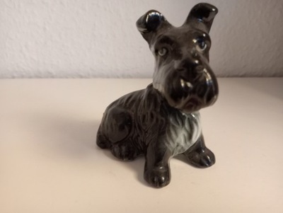 Kolekcjonerska figurka psa teriera