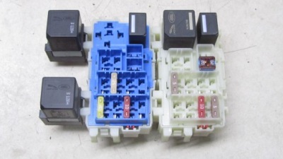 Land rover discovery sport l550 2.0 коробка предохранителей фото №1