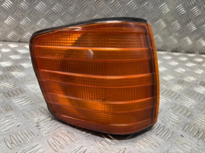 Mercedes c126 sec поворотник правий перед передній bosch фото №1