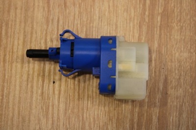 Датчик стоп-сигнал тормоза alfa romeo giulietta фото №1